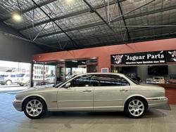 2005 Jaguar XJ8 LWB