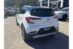 2022 Renault
Captur Intens