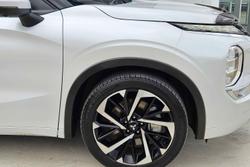 2021 Mitsubishi
                Outlander Exceed Tourer