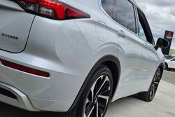 2021 Mitsubishi
                Outlander Exceed Tourer