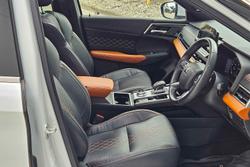 2021 Mitsubishi
                Outlander Exceed Tourer