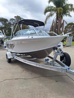 2025 QUINTREX 430 Fishabout