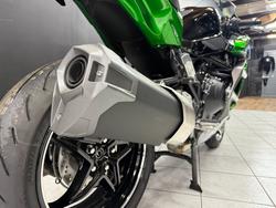 2025 Kawasaki NINJA H2 SX SE Green