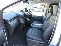 2025 Hyundai STARIA Highlander