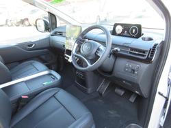 2025 Hyundai STARIA Highlander