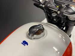 2025 Royal Enfield INTERCEPTOR 650 E5 CLASSIC White