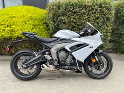 2025 Triumph DAYTONA 660 White