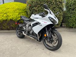 2025 Triumph DAYTONA 660 White