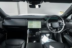 2025 Land Rover
                Range Rover Sport D250 Dynamic SE
