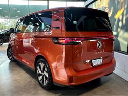 2025 Volkswagen ID. Buzz Pro BEV560