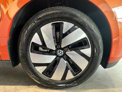2025 Volkswagen ID. Buzz Pro BEV560