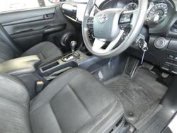2020 Toyota
                Hilux SR Hi-Rider (4x2)