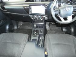 2020 Toyota
                Hilux SR Hi-Rider (4x2)