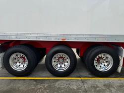 2016 Maxitrans St3 22 Pallet -18 High Cube Reefer Double Stacker Red