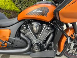 2022 Indian CHALLENGER DARK HORSE