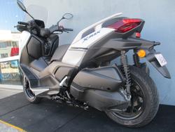 2025 Yamaha XMAX 300 V2 (CZD300A2) SILVER/GREY