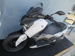 2025 Yamaha XMAX 300 V2 (CZD300A2) SILVER/GREY