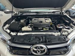 2017 Toyota Hilux SR5 GUN126R 4X4 Dual Range White