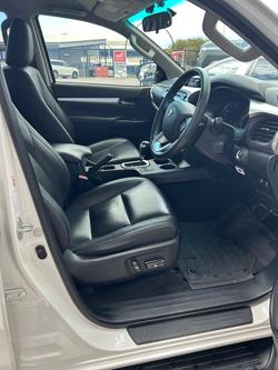 2017 Toyota Hilux SR5 GUN126R 4X4 Dual Range White