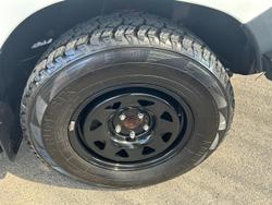 2016 Toyota Hilux Workmate GUN122R 4x2 Glacier White