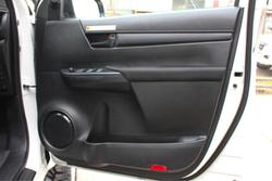 2024 Toyota Hilux SR 48V GUN126R 4X4 Dual Range Glacier White
