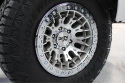 2024 Toyota Hilux SR 48V GUN126R 4X4 Dual Range Glacier White