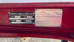 2014 Vawdrey 40' Skeletal Trailer Red