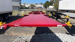 2014 Vawdrey 40' Skeletal Trailer Red