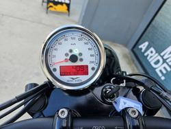 2017 MOTO GUZZI V9 BOBBER GREY