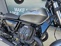 2017 MOTO GUZZI V9 BOBBER GREY