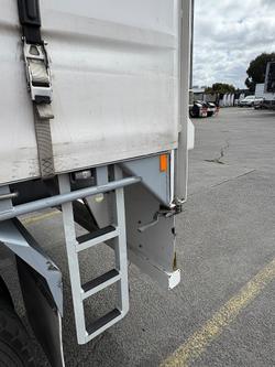 2024 MaxiTrans/CIMC St3 34 Pallet Sd B Double Curtain Siders