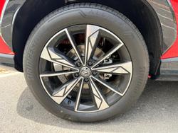 2025 MG HS Hybrid+ Essence AS33H MY25 Diamond Red