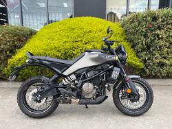 Husqvarna Svartpilen 401