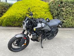 2024 Husqvarna SVARTPILEN 401 Grey