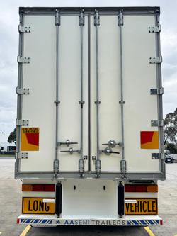 2011 Maxitrans St3 22 Pallet -28 Freezer Meat Hanger