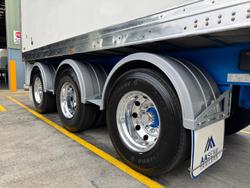 2011 Maxitrans St3 22 Pallet -28 Freezer Meat Hanger