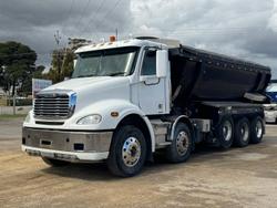 2012 Freightliner Columbia Cl112
