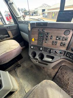 2012 Freightliner Columbia Cl112