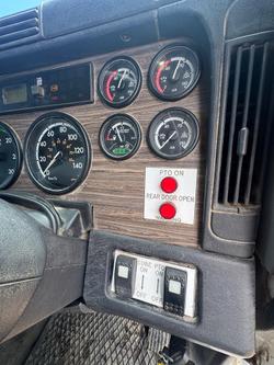 2012 Freightliner Columbia Cl112