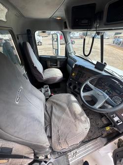 2012 Freightliner Columbia Cl112