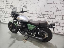 2021 Moto Guzzi V9 Bobber V9 Green