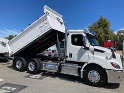 2024 Freightliner Cascadia 116 Tipper White
