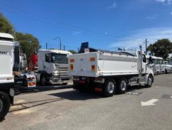 2024 Freightliner Cascadia 116 Tipper White