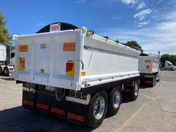 2024 Freightliner Cascadia 116 Tipper White