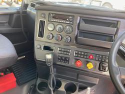 2024 Freightliner Cascadia 116 Tipper White