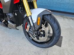 2026 BMW Motorrad 2026 BMW 1300CC R 1300 R LIGHT WHITE
