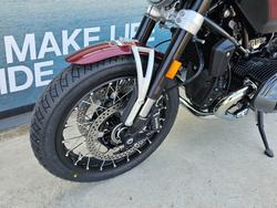 2025 BMW Motorrad R 12 Red