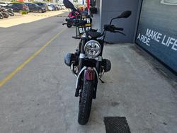 2025 BMW Motorrad R 12 Red