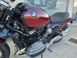 2025 BMW Motorrad R 12 Red