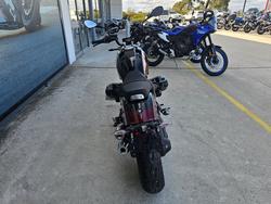 2025 BMW Motorrad R 12 Red